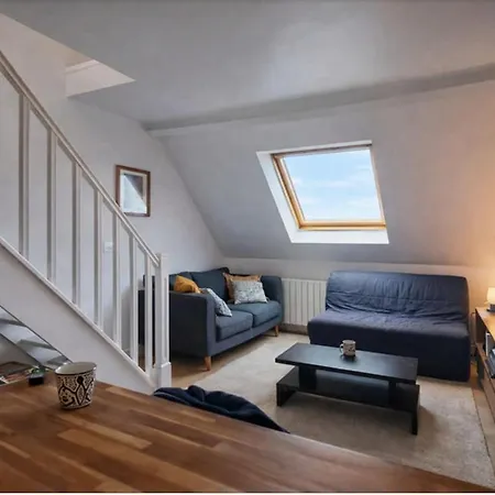 شقة Modern & Spacious Duplex