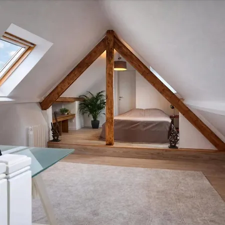 Modern & Spacious Duplex Apartmán *